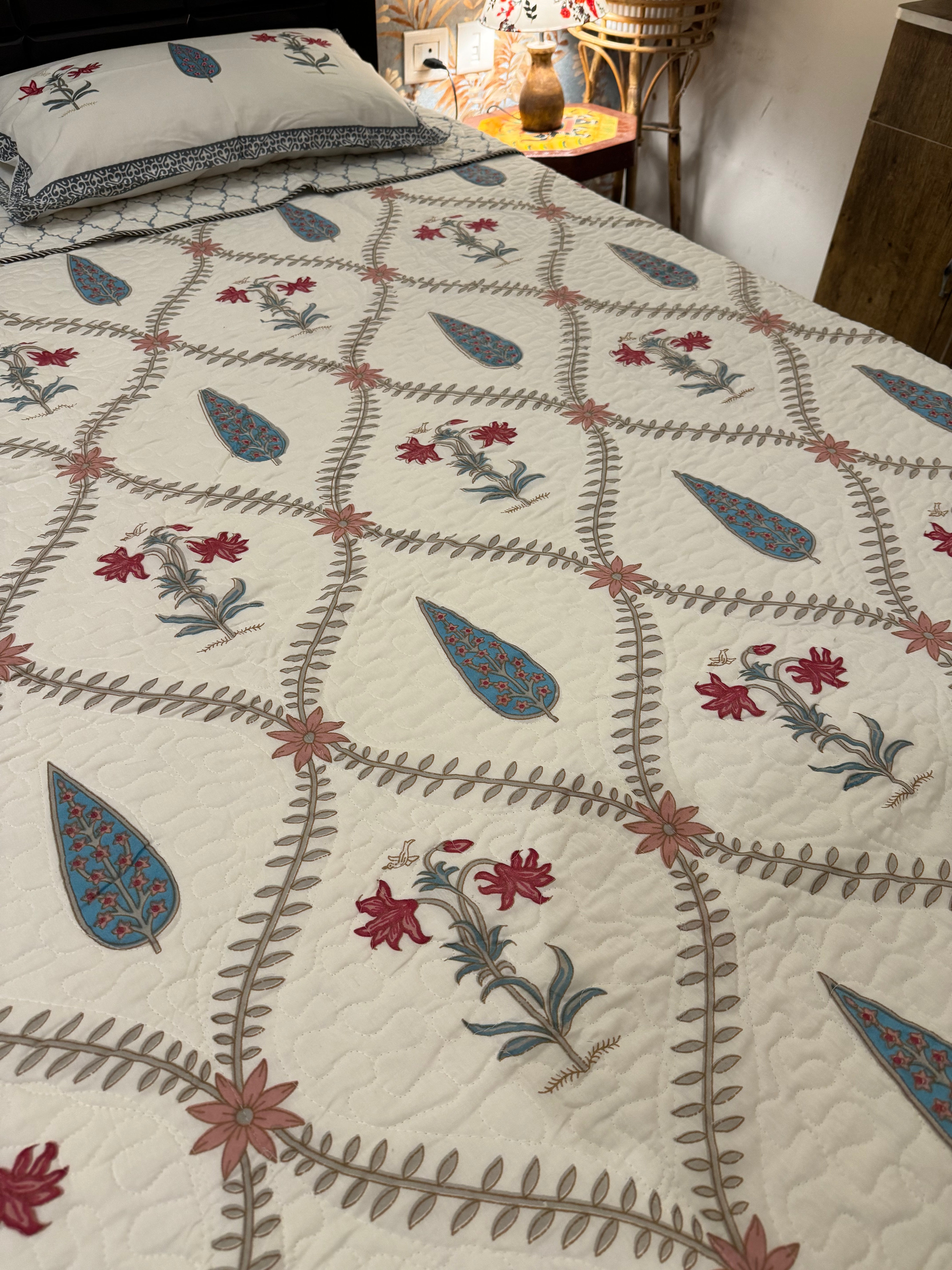 Quilt & Comforter