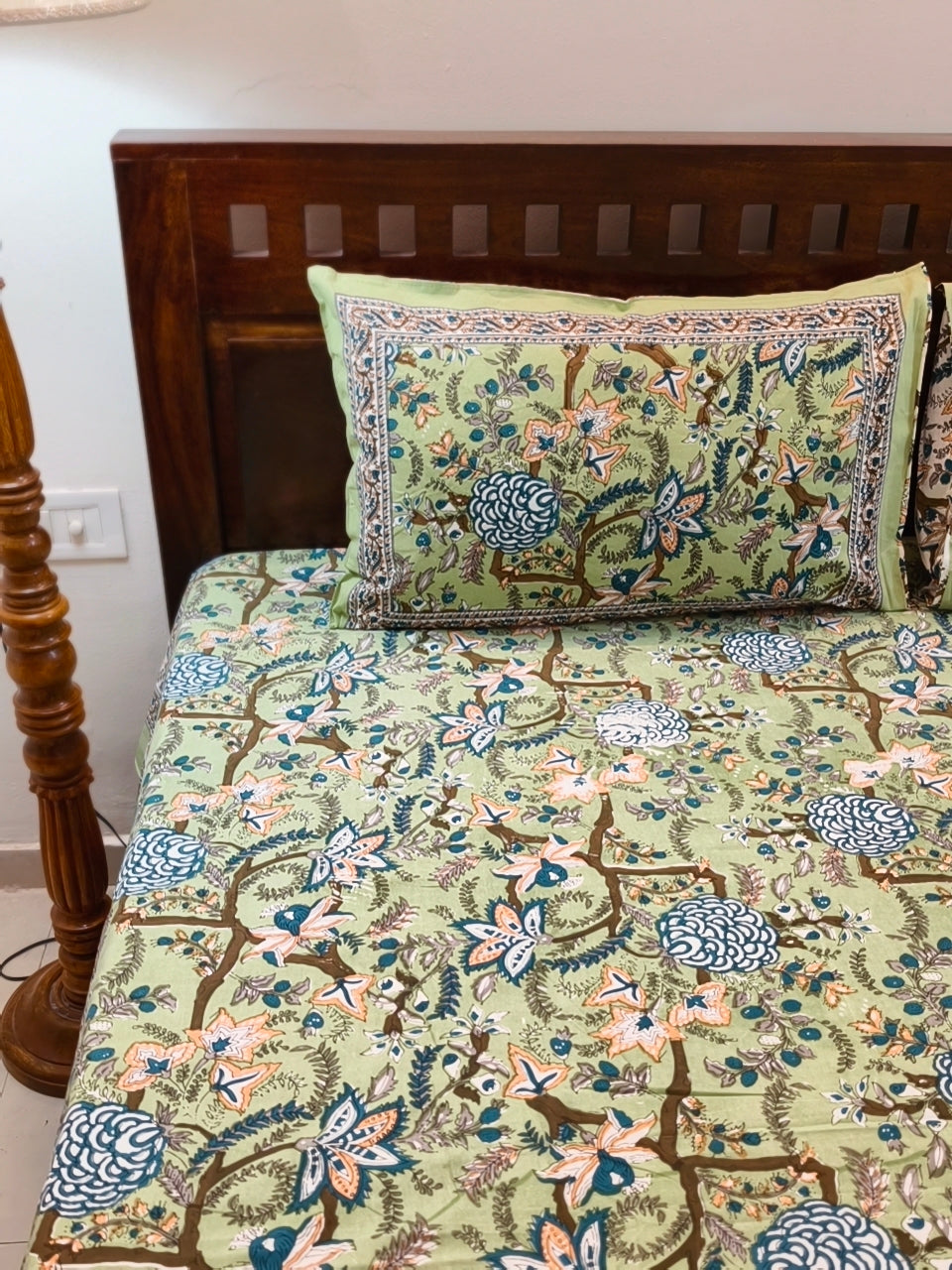 King/Queen Size Regular Bedsheet