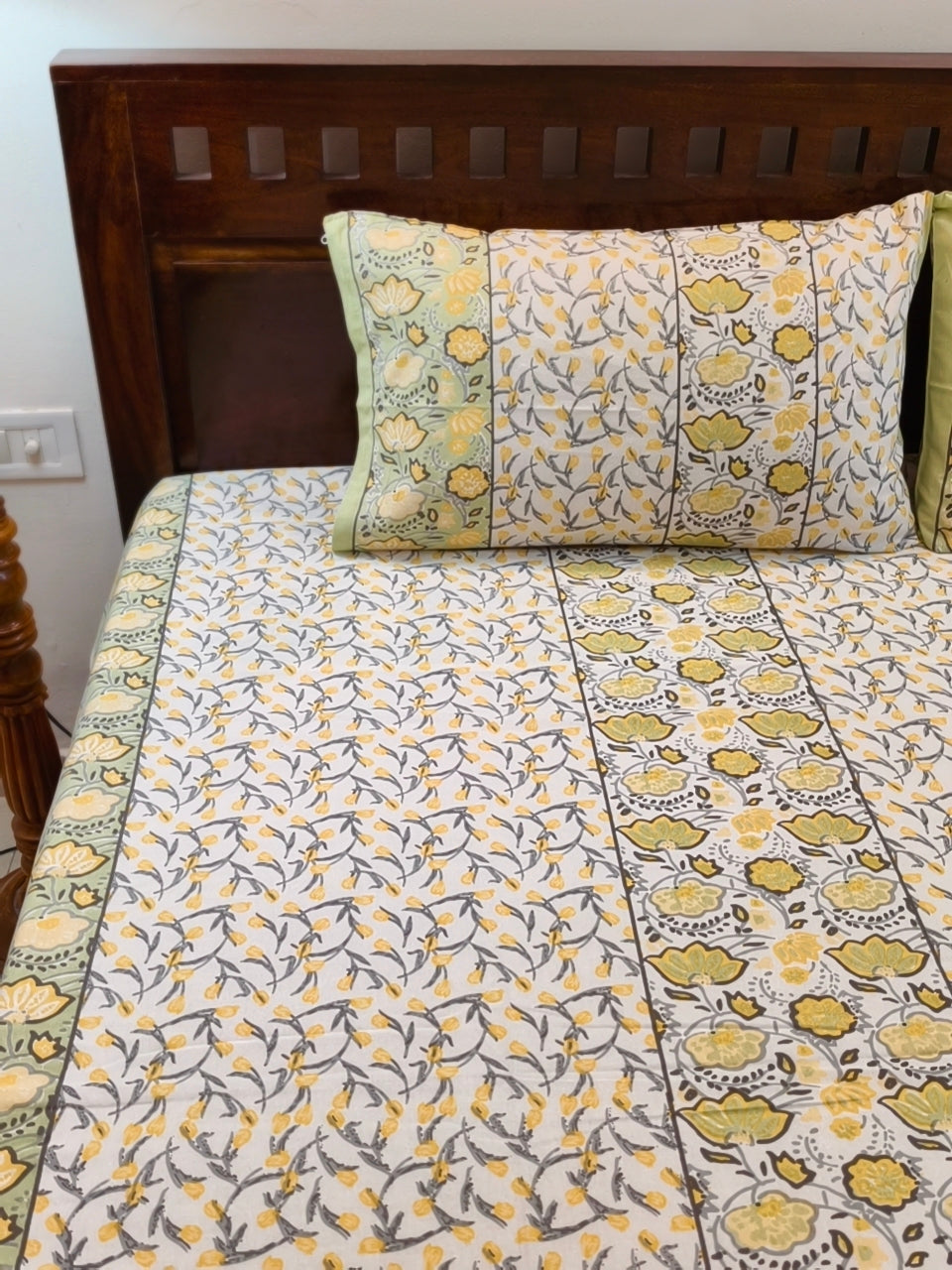 King/Queen Size Regular Bedsheet