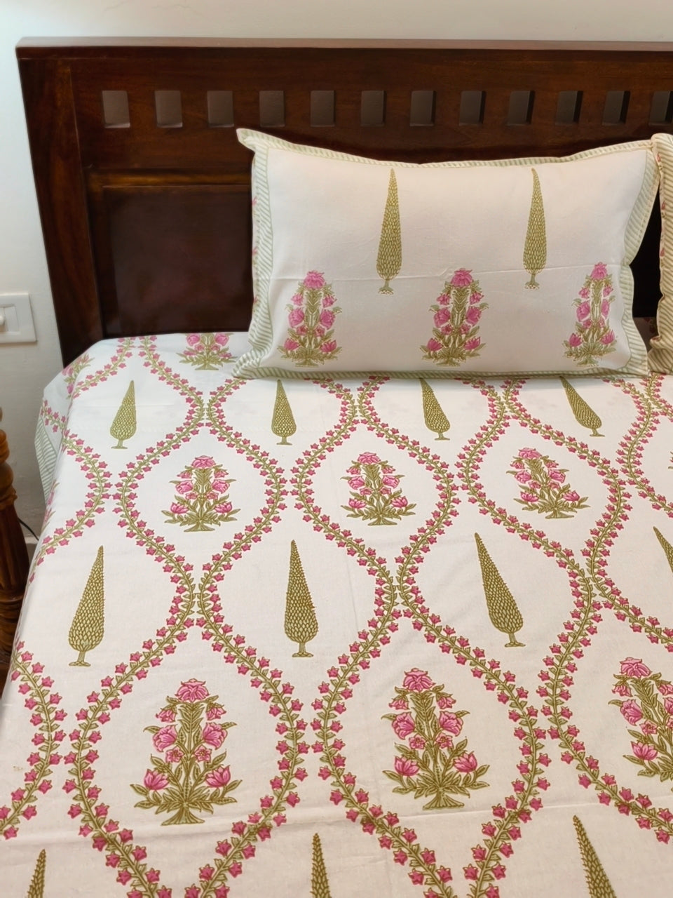 King/Queen Size Regular Bedsheet