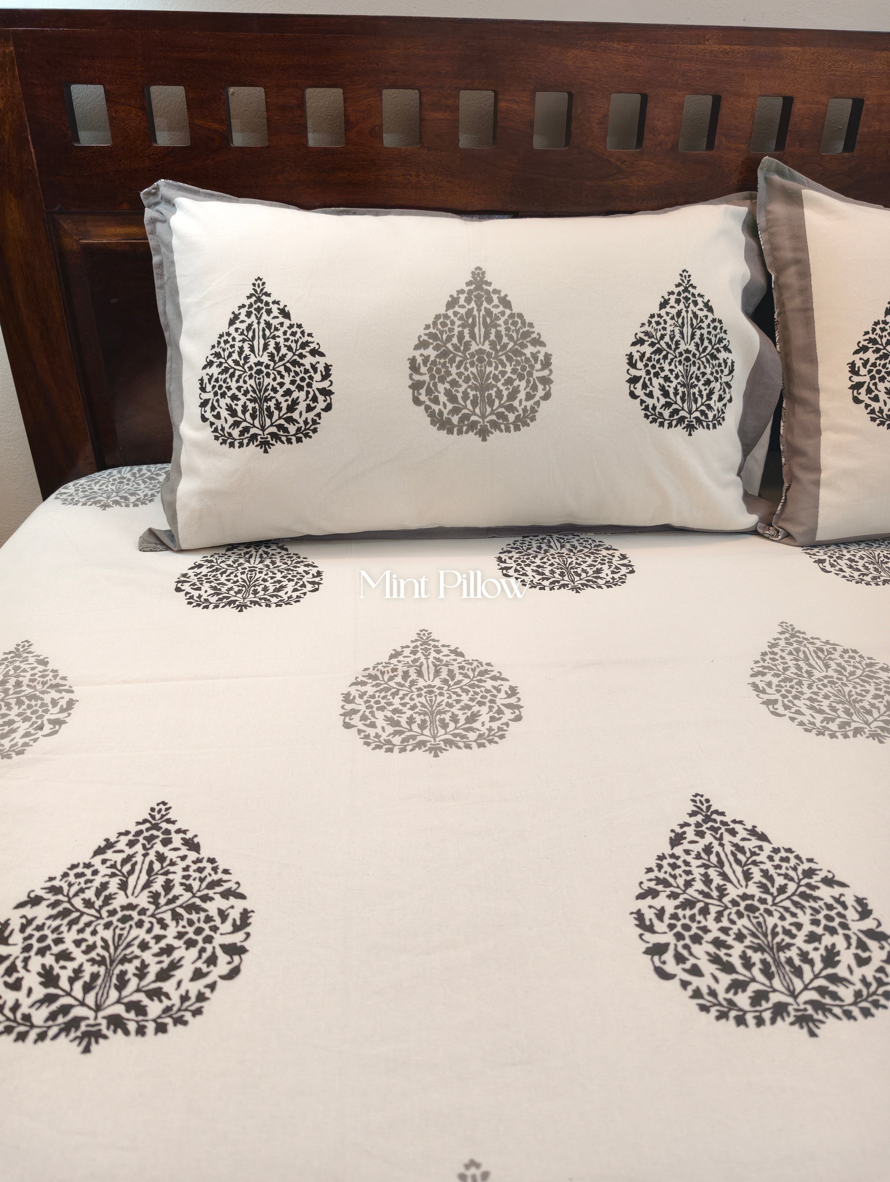 King/Queen Size Regular Bedsheet