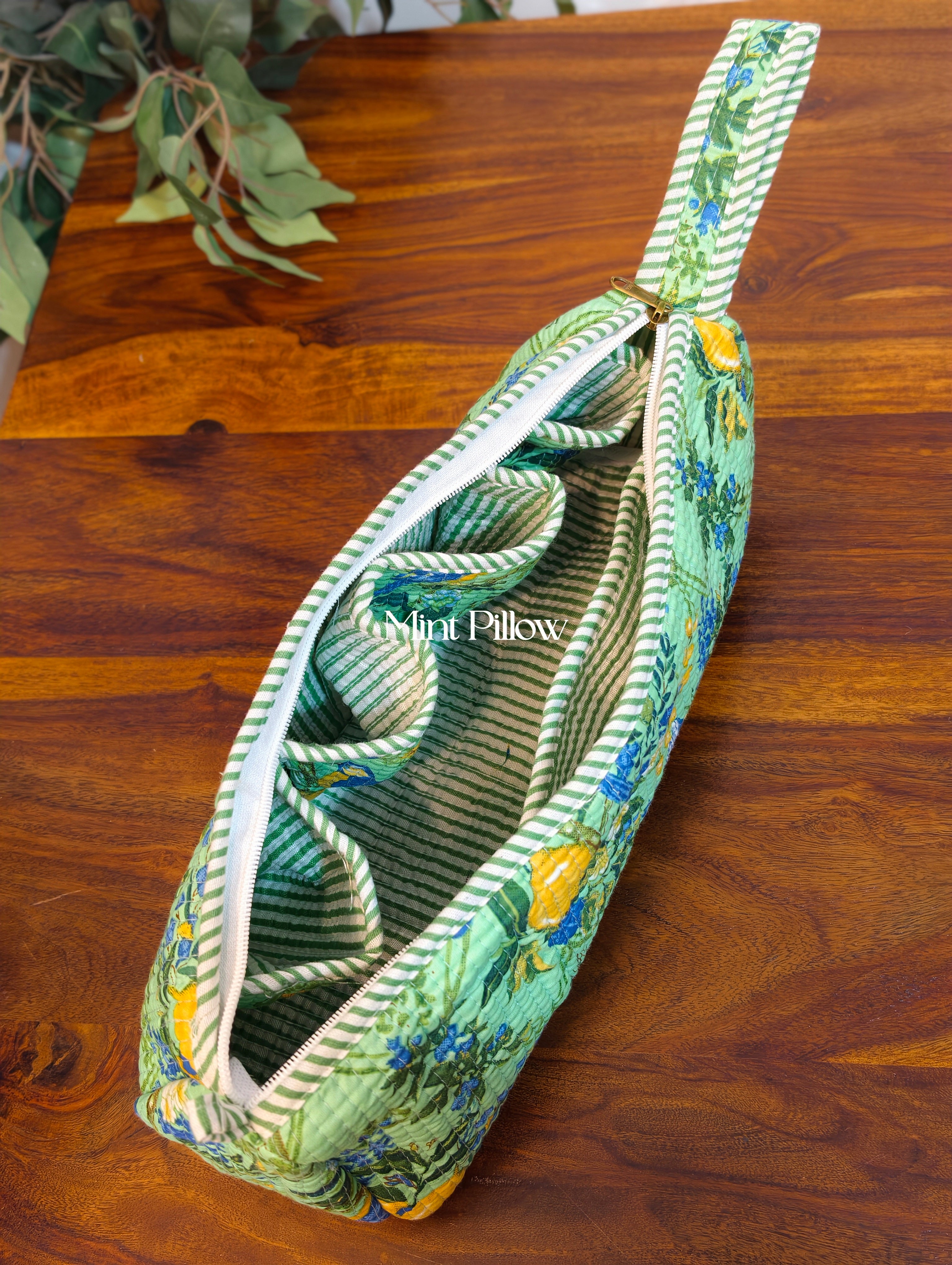 Dyson / Multipurpose Travel Bag