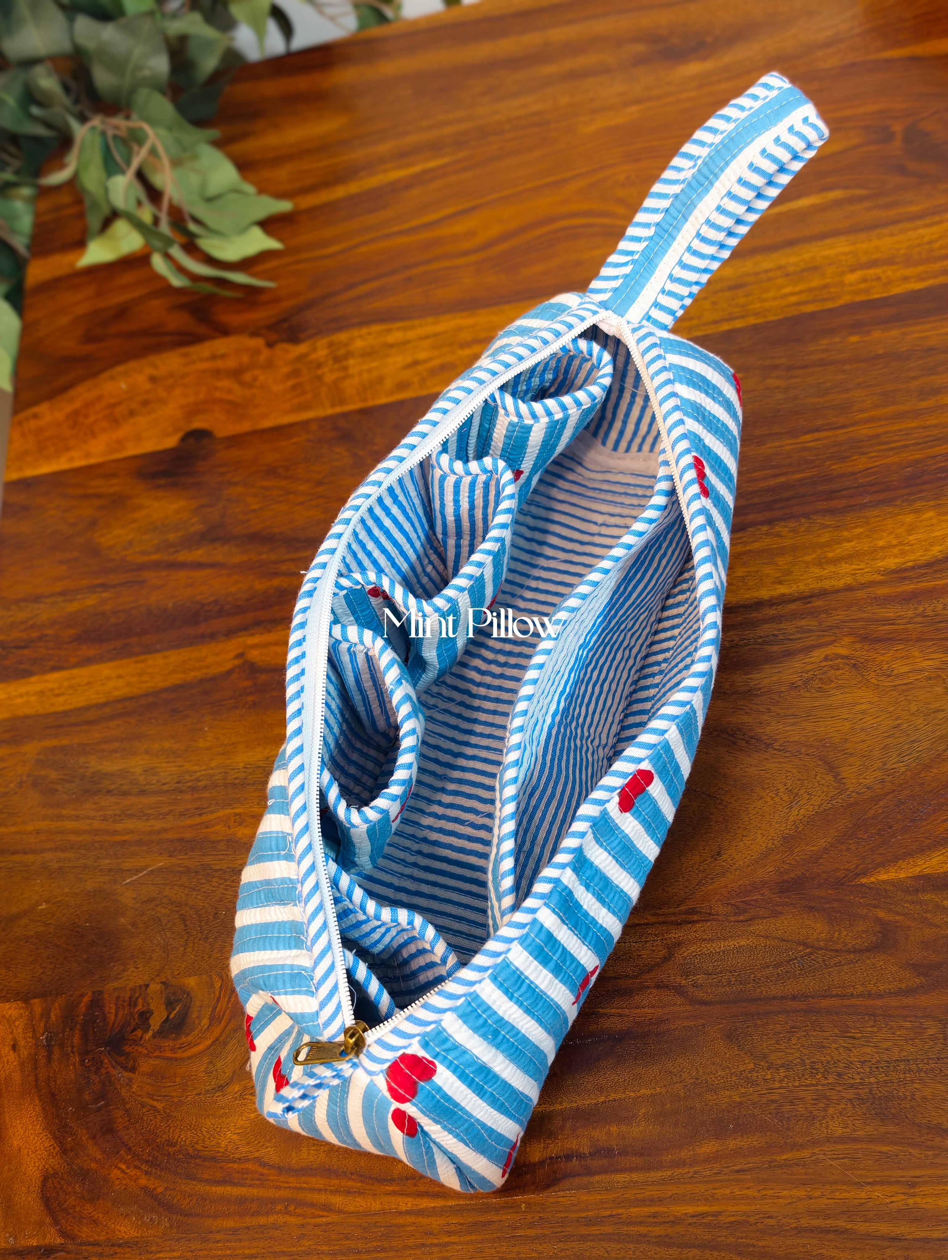 Dyson / Multipurpose Travel Bag