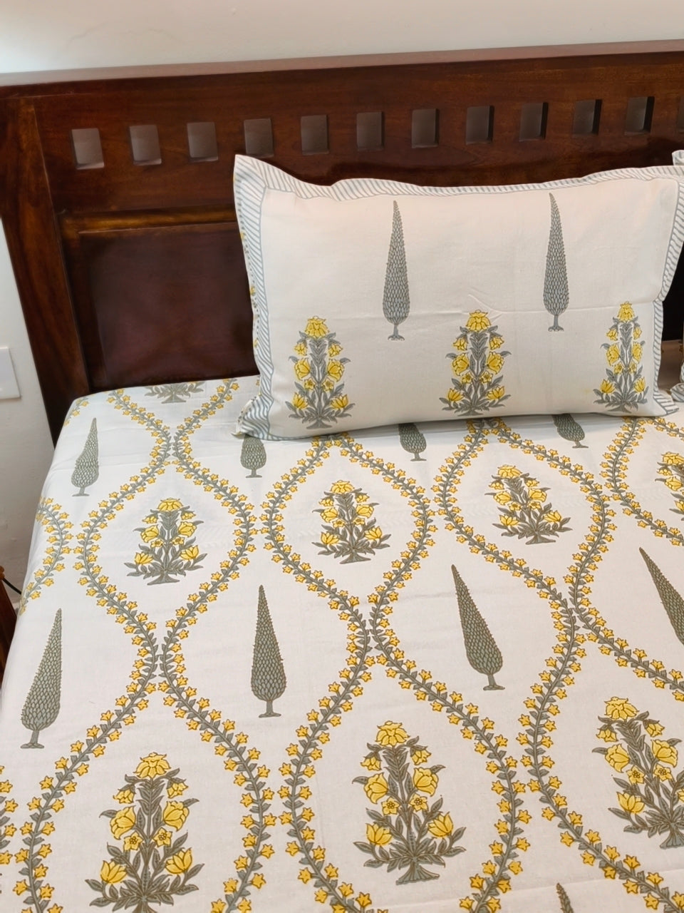 King/Queen Size Regular Bedsheet