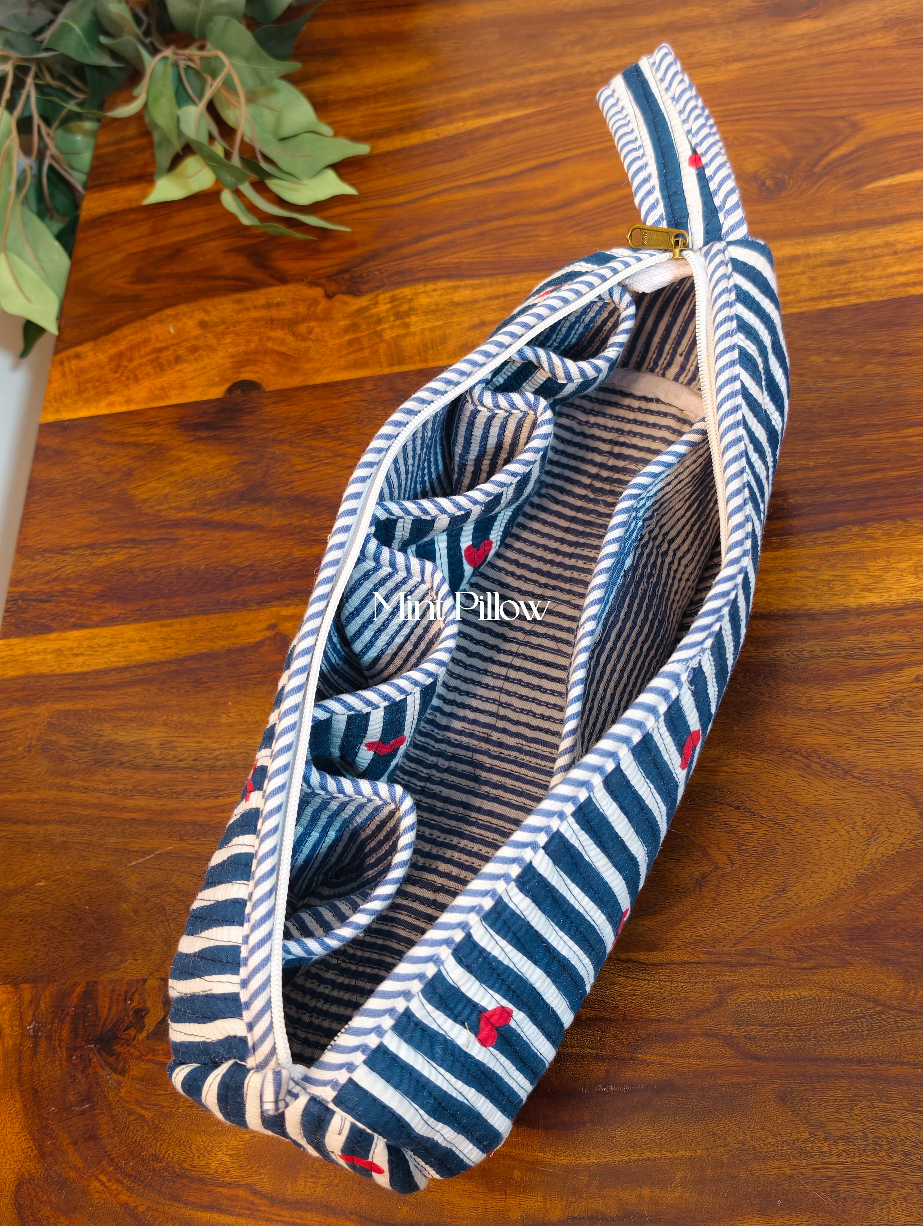 Dyson / Multipurpose Travel Bag
