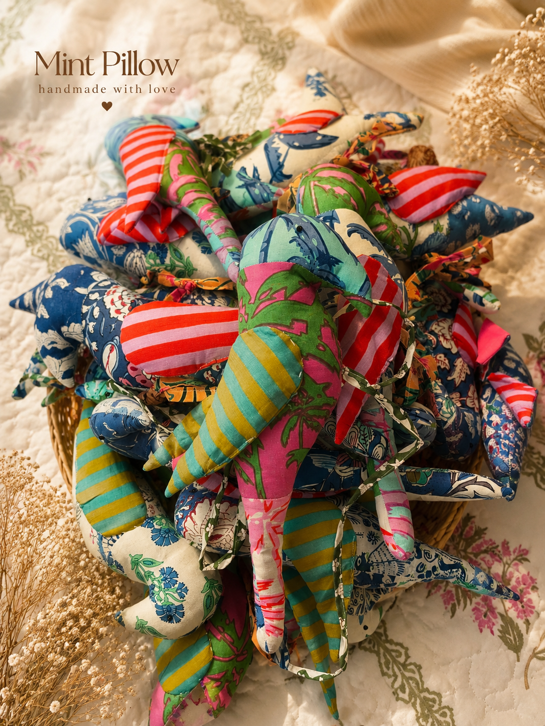 Parrot Curtain tieback