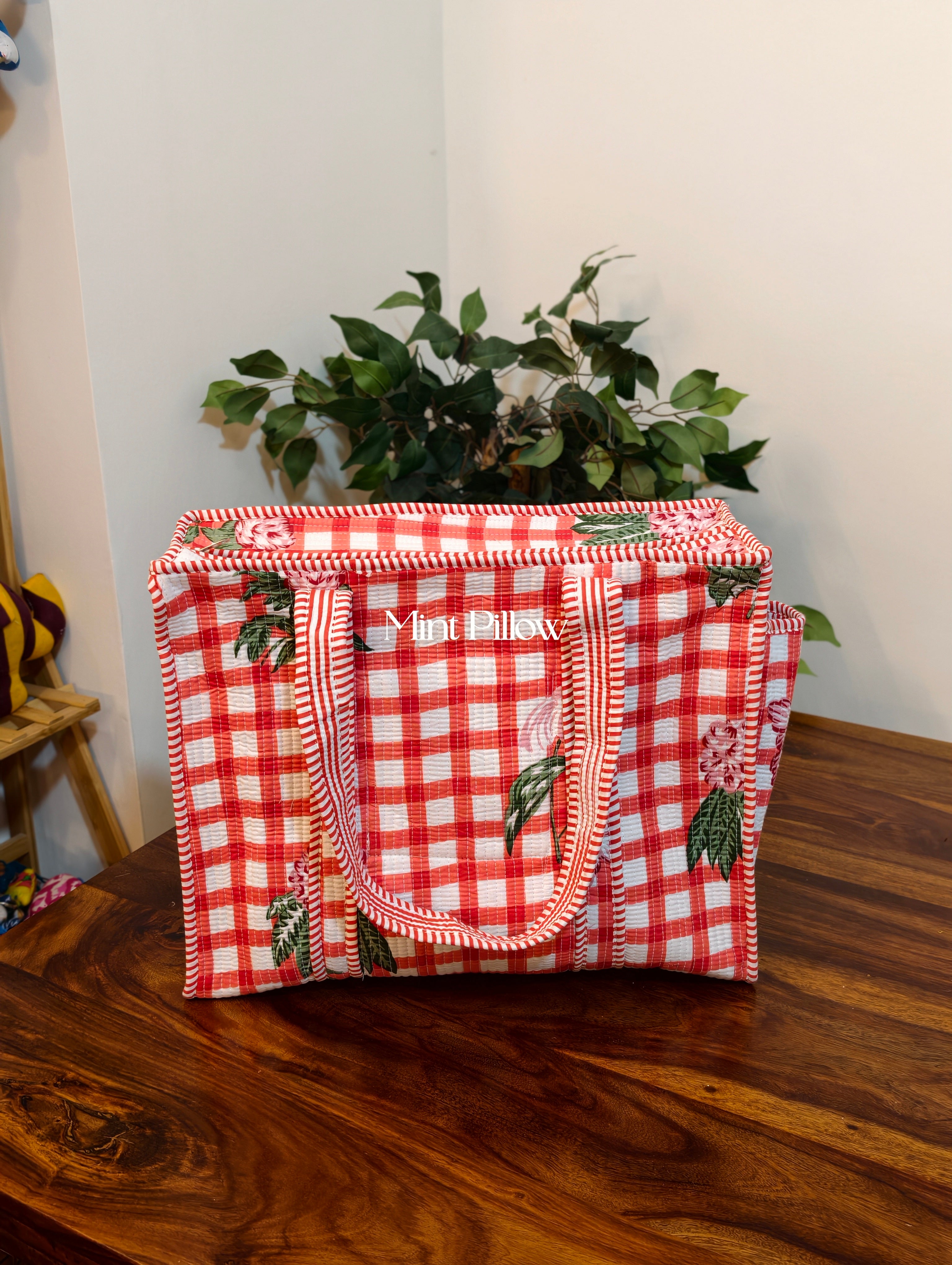 Tote Bag with Side Pocket